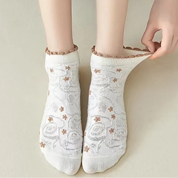 Women’s Floral Lace White Socks 5 Pairs - Picture 10 of 10